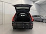 Volvo XC90 T8 Recharge AWD R-Design PANO/B&W/TREKHAAK/360CAMERA/22'/HEAD-UP/STANDKACHEL/MEMORY/GOOGLE/R-DESIGN VOL LEER/DONKERE-HEMEL/BLACK ALL BLACK/VOLLEDIG VOLVO DEALER HISTORIE