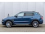 Lynk & Co 01 1.5 | Panoramadak | 360 Graden camera | Elektrische bestuurdersstoel met geheugen | Stoelverwarming | Actieve bochtverlichting | Adaptieve Cruise Control | Stuurassistent | Lane Assist | Navigatie | Elektrische Achterklep | Keyless Entry | Dodehoekassistent