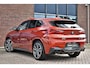 BMW X2 xDrive25e M-Sport | Pano | HUD | Sunset orange | 19 inch | Camera