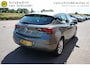 Opel Astra 1.0 Online Edition NL AUTO - NAVI - APPLE CARPLAY / ANDROID - PARKEERSENSOREN V+A - DAB+ - CRUISE - CLIMA - BLUETOOTH - 16 INCH L.M. VELGEN - 4 SEIZ. BANDEN