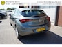 Opel Astra 1.0 Online Edition NL AUTO - NAVI - APPLE CARPLAY / ANDROID - PARKEERSENSOREN V+A - DAB+ - CRUISE - CLIMA - BLUETOOTH - 16 INCH L.M. VELGEN - 4 SEIZ. BANDEN