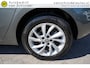 Opel Astra 1.0 Online Edition NL AUTO - NAVI - APPLE CARPLAY / ANDROID - PARKEERSENSOREN V+A - DAB+ - CRUISE - CLIMA - BLUETOOTH - 16 INCH L.M. VELGEN - 4 SEIZ. BANDEN