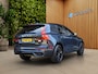 Volvo XC60 2.0 T8 Plug-in hybrid AWD Ultimate Dark | Polestar optimalisatie | Dealer onderhouden | SOH 96% | Trekhaak | 360 Cam | Pano | HUD