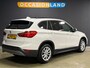 BMW X1 SDrive18i Executive|PANO|CRUISE|STOELV|CARPLAY|BLUETOOTH|NAVI|SFEER|17INCH|