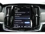 Volvo V90 2.0 T8 Plug-in hybrid AWD Ultra Dark Luchtvering | Bowers & Wilkins Audiosysteem | Lichtmetalen Velgen 20"| Kunstlederen Interieurdelen | Rondomzicht Camera | Elektrisch Glazen Panorama-Dak | Head-up Display | Electronic Climate Controle | Massagefunctie Voorstoelen | VerwarmdeGeventileerde Voorstoelen | Stuurwiel Verwarmend | Achterbank Verwarmd | Google Navigatiesysteem Full Map |Gelaagde Zijruiten | Semi Elektrische Trekhaak