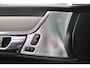 Volvo V90 2.0 T8 Plug-in hybrid AWD Ultra Dark Luchtvering | Bowers & Wilkins Audiosysteem | Lichtmetalen Velgen 20"| Kunstlederen Interieurdelen | Rondomzicht Camera | Elektrisch Glazen Panorama-Dak | Head-up Display | Electronic Climate Controle | Massagefunctie Voorstoelen | VerwarmdeGeventileerde Voorstoelen | Stuurwiel Verwarmend | Achterbank Verwarmd | Google Navigatiesysteem Full Map |Gelaagde Zijruiten | Semi Elektrische Trekhaak