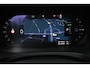 Volvo V90 2.0 T8 Plug-in hybrid AWD Ultra Dark Luchtvering | Bowers & Wilkins Audiosysteem | Lichtmetalen Velgen 20"| Kunstlederen Interieurdelen | Rondomzicht Camera | Elektrisch Glazen Panorama-Dak | Head-up Display | Electronic Climate Controle | Massagefunctie Voorstoelen | VerwarmdeGeventileerde Voorstoelen | Stuurwiel Verwarmend | Achterbank Verwarmd | Google Navigatiesysteem Full Map |Gelaagde Zijruiten | Semi Elektrische Trekhaak
