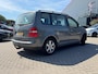 Volkswagen Touran 1.6-16V FSI Trendline 7 persoons Gearbox broken