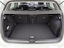 Volkswagen Golf 1.5 TSI Life Edition 116 PK | Trekhaak | Elektrisch verstelbare bestuurdersstoel | LED Koplampen | Apple Carplay | Android Auto | Camera | Stoelverwarming | Parkeersensoren | Adaptieve cruise control | 17" Lichtmetalen velgen |