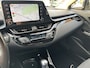 Toyota C-HR / C-HR+ 2.0 Hybrid Dynamic parkeercamera, climate- en cruise control, afneembare trekhaak, origineel Nederlandse auto, 2e eigenaar, dealeronderhouden, parkeersensoren voor en achter, Apple Carplay, Android Auto, Toyota 10 jaar garantie programma, Toyota pechhulp