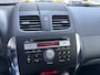 Suzuki SX4 1.6 Exclusive Automaat - Airco - Mistlampen voor - Radio/ Cd speler - Licht metalen velgen 16 inch - Elektrische ramen - Centrale vergrendeling met afstandsbediening