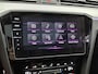 Volkswagen Passat Variant 1.5 TSI R-Line Business | 150 PK | Automaat | Black Style | Trekhaak | Stoelverwarming | Navigatie PRO (Groot Scherm) | Ergo Active Stoelen (Memory + Massage) | Leder | Panorama Schuif/Kantel Dak