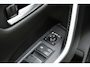 Toyota RAV4 2.5 Hybrid Bi-Tone Automaat 218pk | Voorstoelen verwarmd | Parkeersensor voor en achter | Lendesteun(en) verstelbaar | Voorruit verwarming
