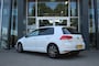 Volkswagen Golf 1.0 TSI BlueMotion, Auto-Hold, All-Season banden, Bluetooth etc.