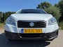Suzuki S-Cross SX4 1.6 Urban | Stoelverwarming | Airco | Trekhaak | 16" Velgen + 4S Banden | PDC | Cruise | Goed Onderhouden! |