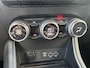 Renault Captur 1.3 TCe 140 Intens | Navigatie | Achteruitrijcamera | Apple CarPlay / Android Auto | Stoel + stuurverwarming | El. verstelbare stoel |
