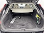 Volvo V90 T8 Recharge Ultra Dark | 20" | Luchtvering | Geventileerd Nappa | Stoelmassage | Bowers & Wilkins | Trekhaak | 360 Camera | Gelamineerd & Getint Glas | Head-Up | Panoramadak | Lederen interieurdelen