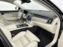 Volvo V90 T8 Recharge Ultra Dark | 20" | Luchtvering | Geventileerd Nappa | Stoelmassage | Bowers & Wilkins | Trekhaak | 360 Camera | Gelamineerd & Getint Glas | Head-Up | Panoramadak | Lederen interieurdelen