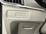 Volvo V90 T8 Recharge Ultra Dark | 20" | Luchtvering | Geventileerd Nappa | Stoelmassage | Bowers & Wilkins | Trekhaak | 360 Camera | Gelamineerd & Getint Glas | Head-Up | Panoramadak | Lederen interieurdelen