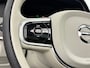 Volvo V90 T8 Recharge Ultra Dark | 20" | Luchtvering | Geventileerd Nappa | Stoelmassage | Bowers & Wilkins | Trekhaak | 360 Camera | Gelamineerd & Getint Glas | Head-Up | Panoramadak | Lederen interieurdelen