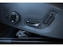 Volvo XC90 T8 Plug-in hybrid AWD Ultra Dark | Bowers & Wilkins Premium Audio | Luchtvering | Nappa Lederen bekleding met ventilatie | 360° Parkeercamera | Semi-Electrische Wegklapbare trekhaak | Panoramadak | Stoelverwarming | Parkeersensoren voor + achter