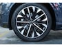 Volvo XC90 T8 Plug-in hybrid AWD Ultra Dark | Bowers & Wilkins Premium Audio | Luchtvering | Nappa Lederen bekleding met ventilatie | 360° Parkeercamera | Semi-Electrische Wegklapbare trekhaak | Panoramadak | Stoelverwarming | Parkeersensoren voor + achter