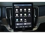 Volvo XC90 T8 Plug-in hybrid AWD Ultra Dark | Bowers & Wilkins Premium Audio | Luchtvering | Nappa Lederen bekleding met ventilatie | 360° Parkeercamera | Semi-Electrische Wegklapbare trekhaak | Panoramadak | Stoelverwarming | Parkeersensoren voor + achter