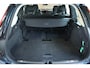 Volvo XC90 T8 Plug-in hybrid AWD Ultra Dark | Bowers & Wilkins Premium Audio | Luchtvering | Nappa Lederen bekleding met ventilatie | 360° Parkeercamera | Semi-Electrische Wegklapbare trekhaak | Panoramadak | Stoelverwarming | Parkeersensoren voor + achter