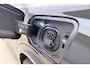 Peugeot E-3008 GT Long Range 230 97 kWh | DEMO | 8 jaar garantie | Panoramisch schuifdak | Stoelverwarming voor en achter | Alcantara bekleding | Navigatie | Camera