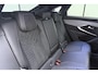 Peugeot E-3008 GT Long Range 230 97 kWh | DEMO | 8 jaar garantie | Panoramisch schuifdak | Stoelverwarming voor en achter | Alcantara bekleding | Navigatie | Camera
