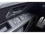 Peugeot E-3008 GT Long Range 230 97 kWh | DEMO | 8 jaar garantie | Panoramisch schuifdak | Stoelverwarming voor en achter | Alcantara bekleding | Navigatie | Camera