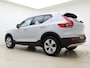 Volvo XC40 T2 130PK Business Pro | Stoel/stuurverwarming + stoelverwarming achter | Achteruitrijcamera | Parkeersensoren voor | Climate control | Applecarplay/ android auto |