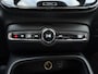 Volvo XC40 T2 130PK Business Pro | Stoel/stuurverwarming + stoelverwarming achter | Achteruitrijcamera | Parkeersensoren voor | Climate control | Applecarplay/ android auto |