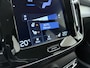 Volvo XC40 T2 130PK Business Pro | Stoel/stuurverwarming + stoelverwarming achter | Achteruitrijcamera | Parkeersensoren voor | Climate control | Applecarplay/ android auto |
