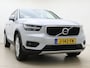 Volvo XC40 T2 130PK Business Pro | Stoel/stuurverwarming + stoelverwarming achter | Achteruitrijcamera | Parkeersensoren voor | Climate control | Applecarplay/ android auto |