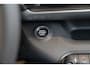 Jeep Avenger Summit 54 kWh | Tot 8 Jaar Garantie | SOH 99% | Warmtepomp | Navigatie | Stoelverwarming | Voorruit Verwarming | Elektrische Achterklep |