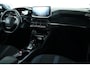 Peugeot 2008 1.2 PureTech Active / CarPlay / Panorama / Camera