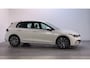 Volkswagen Golf 1.5 TSI Life Business Camera Sfeerverlichting DAB+ App-Connect Trekhaak