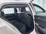 Volkswagen Golf 1.5 TSI Life Business Camera Sfeerverlichting DAB+ App-Connect Trekhaak