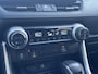 Toyota RAV4 2.5 Hybrid AWD Bi-Tone JBL / Camera rondom / stuur en stoelverwarming / trekhaak / Super mooie RAV4 met 1650 trekgewicht!