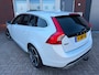 Volvo V60 2.4 D6 AWD Plug-In Hybrid Summum / Pano / Leder / Memory / Navi / PDC