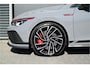 Volkswagen Golf 2.0 TSI GTI CLUBSPORT 300 PK / PANO / IQ LIGHT / HARMAN KARDON / HEAD UP DISPLAY / MOONSTONE GREY