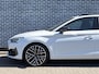 CUPRA Leon Sportstourer 1.4 e-Hybrid VZ Performance | Plug-in Hybrid (PHEV) | Achteruitrijcamera | Parkeersensoren | Beats Audio | Cruise Control Adaptief | Keyless Entry | Elektrische Achterklep | Stoelverwarming | Navigatie | Apple Carplay | Android Auto | Lichtmetalen Velgen 19 inch | Alarm
