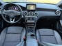 Mercedes-Benz A-klasse 160 Ambition Automaat l Dealer Onderhouden l Pano l Carplay l Stoelverw l Navi l Halfleder l Pdc l LED l Clima l Cruise l Lm velgen l 102pk l N.A.P l Apk tot 07-2027