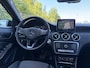 Mercedes-Benz A-klasse 160 Ambition Automaat l Dealer Onderhouden l Pano l Carplay l Stoelverw l Navi l Halfleder l Pdc l LED l Clima l Cruise l Lm velgen l 102pk l N.A.P l Apk tot 07-2027