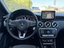 Mercedes-Benz A-klasse 160 Ambition Automaat l Dealer Onderhouden l Pano l Carplay l Stoelverw l Navi l Halfleder l Pdc l LED l Clima l Cruise l Lm velgen l 102pk l N.A.P l Apk tot 07-2027