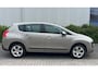 Peugeot 3008 1.6 16V VTI Première