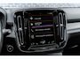 Volvo XC40 1.5 T5 Recharge R-Design | Plug-in Hybrid (PHEV) | Trekhaak | Panoramadak | Harman Kardon Audio | 360 Graden Camera | Parkeersensoren | Stoelverwarming | LED Koplampen Adaptief | Keyless Entry | Elektrische Achterklep | Cruise Control | BLIS | Navigatie