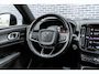 Volvo XC40 1.5 T5 Recharge R-Design | Plug-in Hybrid (PHEV) | Trekhaak | Panoramadak | Harman Kardon Audio | 360 Graden Camera | Parkeersensoren | Stoelverwarming | LED Koplampen Adaptief | Keyless Entry | Elektrische Achterklep | Cruise Control | BLIS | Navigatie