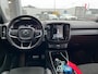 Volvo XC40 1.5 T5 Recharge R-Design | Plug-in Hybrid (PHEV) | Trekhaak | Panoramadak | Harman Kardon Audio | 360 Graden Camera | Parkeersensoren | Stoelverwarming | LED Koplampen Adaptief | Keyless Entry | Elektrische Achterklep | Cruise Control | BLIS | Navigatie